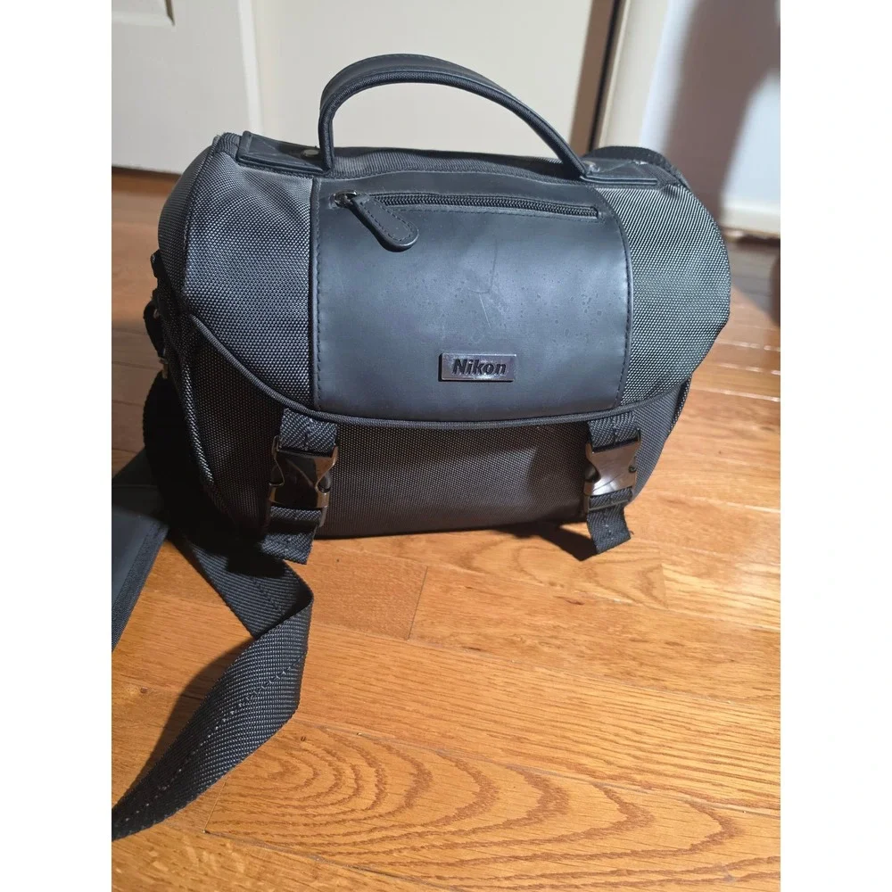 Nikon Deluxe SLR Camera Case Shoulder Bag Black Excellent Padded 17001 Buckle - Picture 1 of 7
